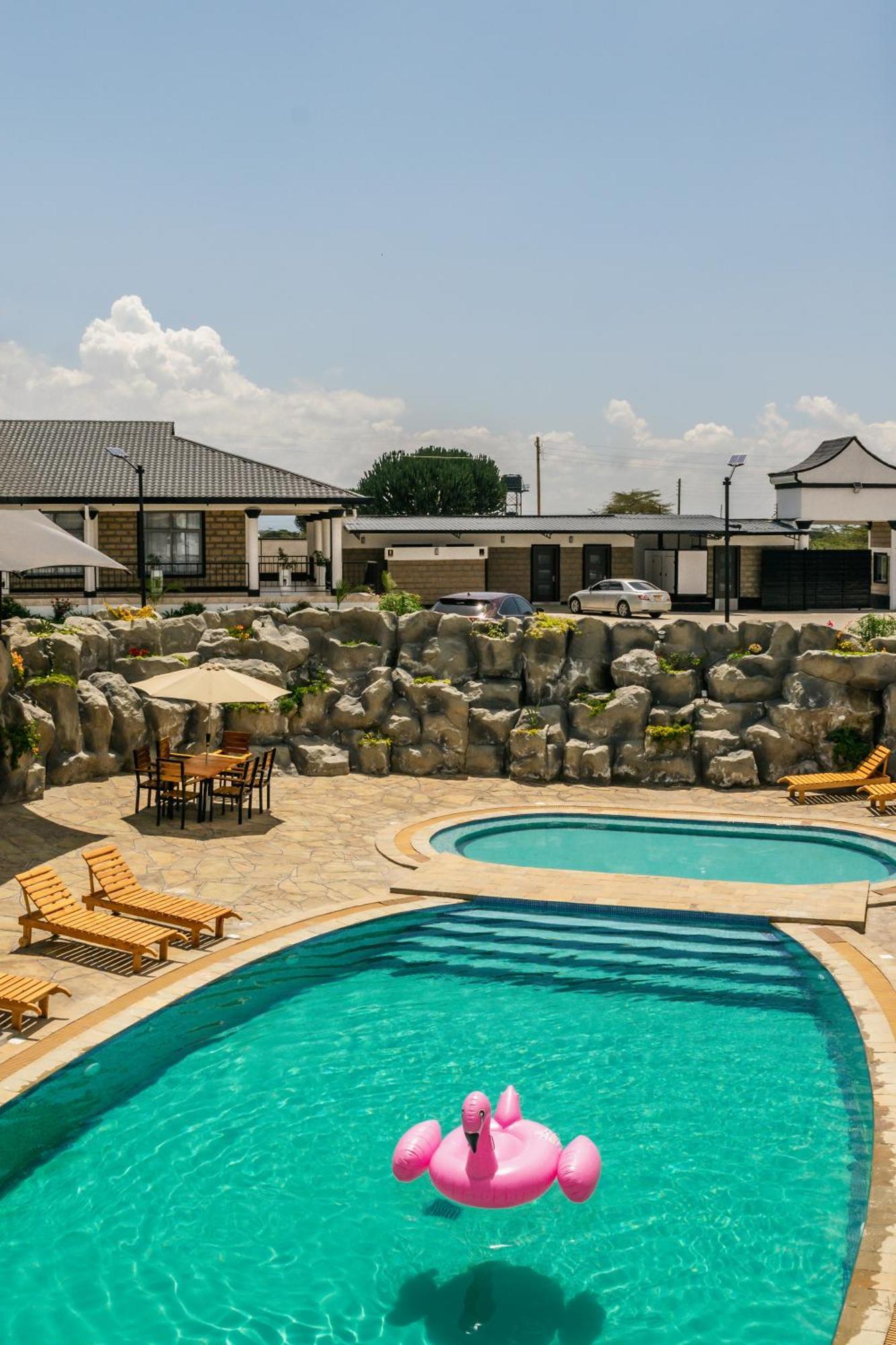 Avian Court Penthouse Aparthotel Naivasha Exteriör bild
